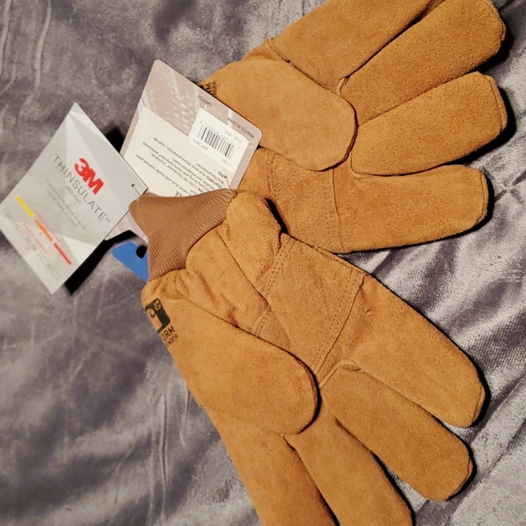 Carhartt Insulated Gloves - Picture 2 of 5